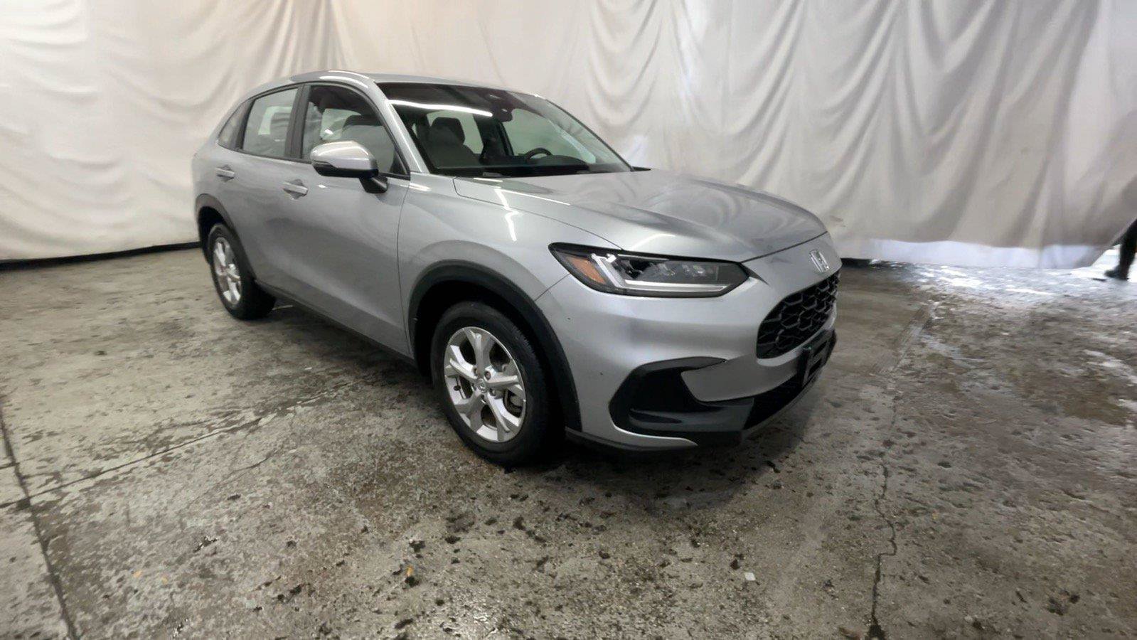 Used 2023 Honda HR-V LX image 2