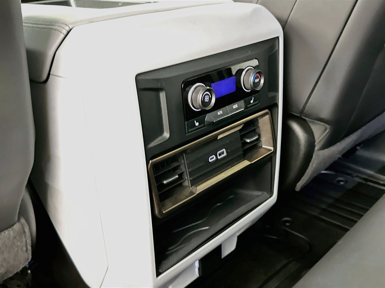 Used 2024 GMC Hummer EV 2X w/ LPO, Illumination Package AWD/4WD image 28