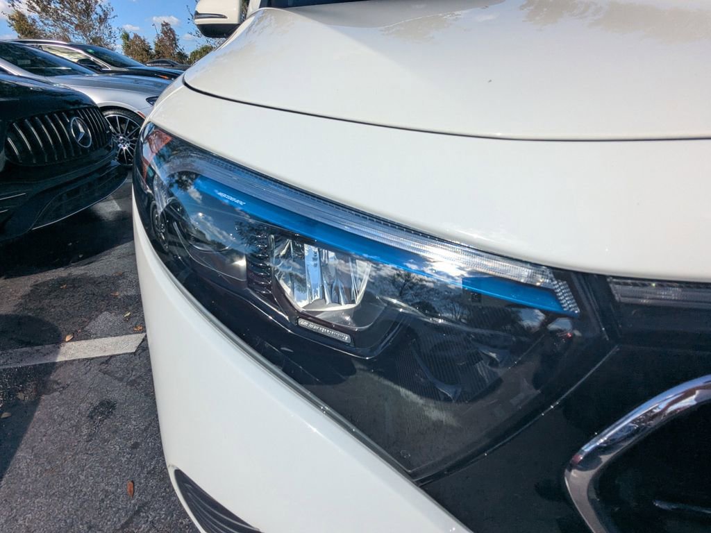 Certified 2023 Mercedes-Benz EQB 250+ w/ Exclusive Package image 20