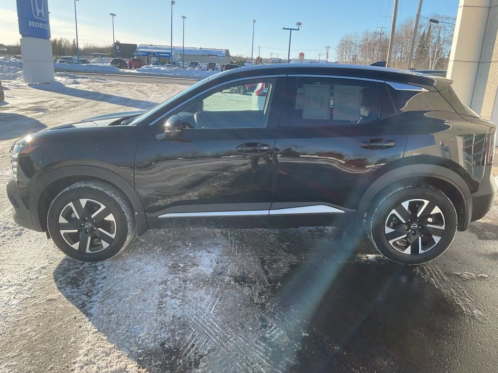 Used 2025 Nissan Kicks SR image 8