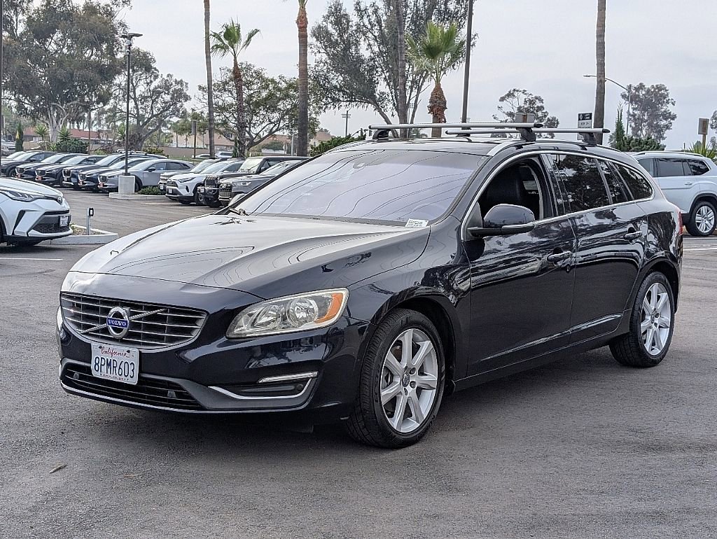 Used 2017 Volvo V60 T5 Premier w/ Convenience Package image 5