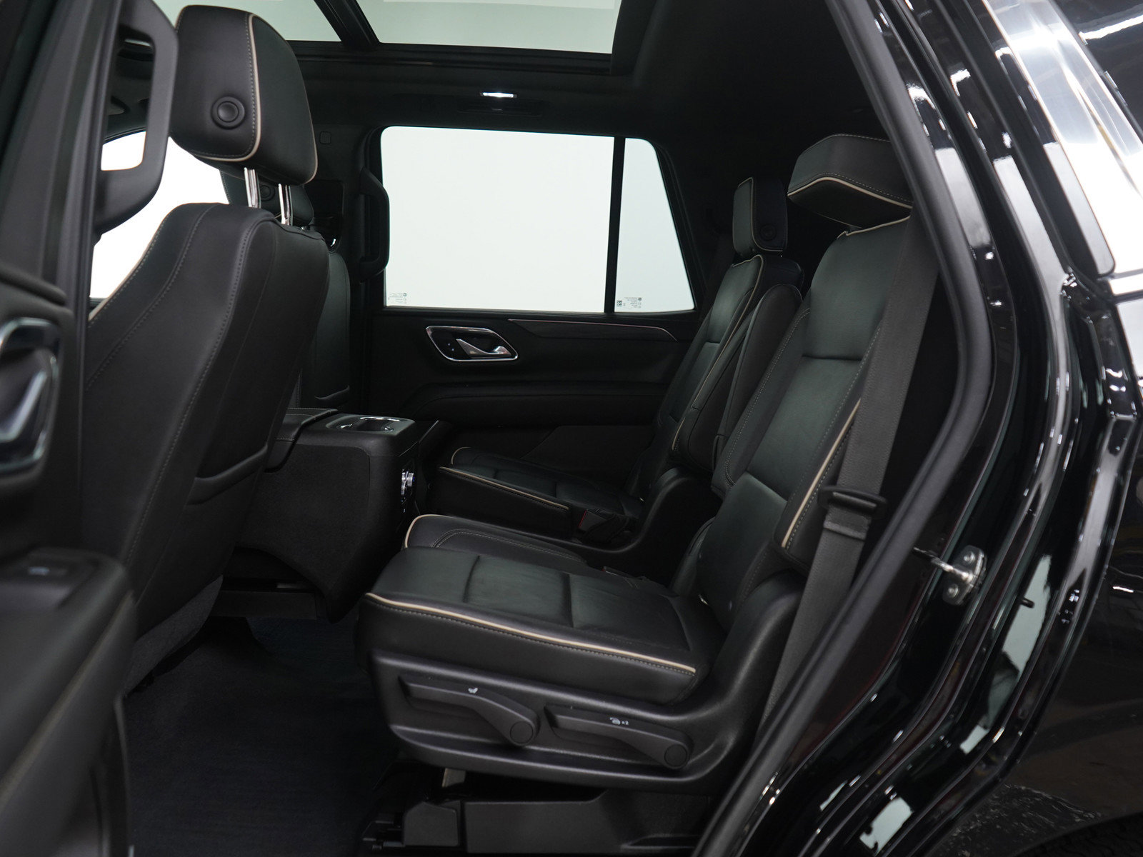 Used 2021 GMC Yukon SLT w/ SLT Premium Package image 21