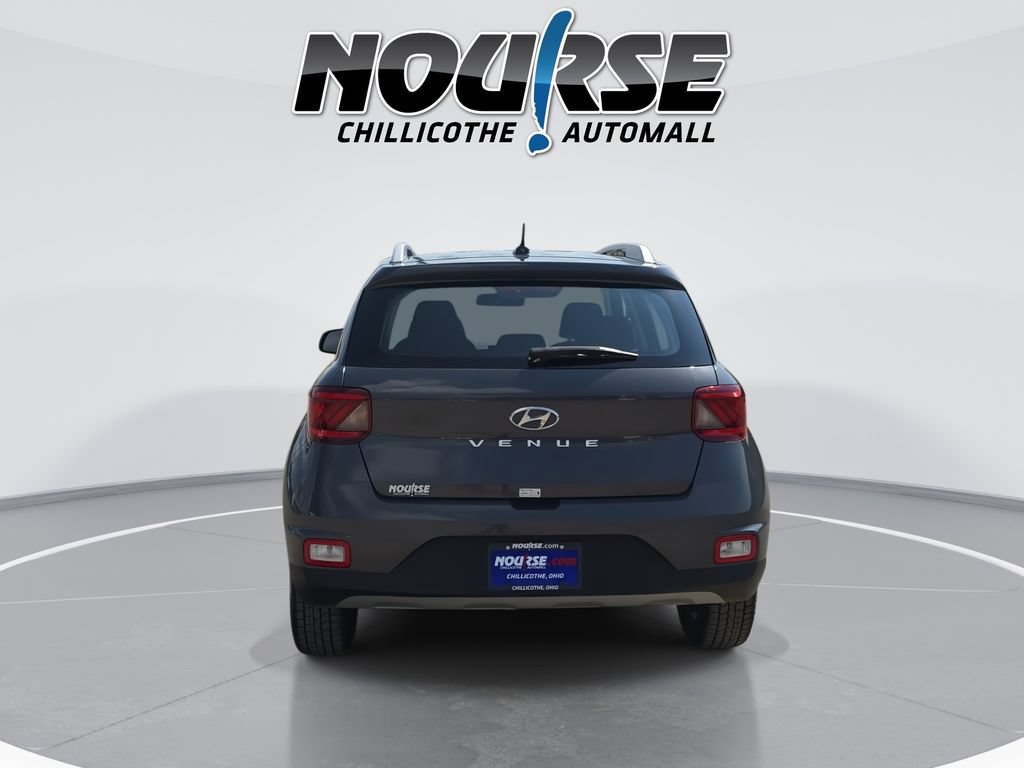Used 2024 Hyundai Venue SEL FWD image 7