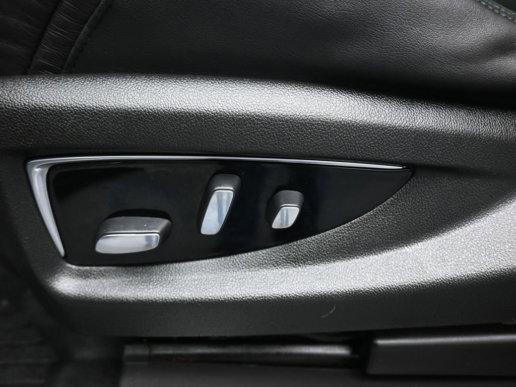 Used 2020 Cadillac Escalade Premium Luxury image 13