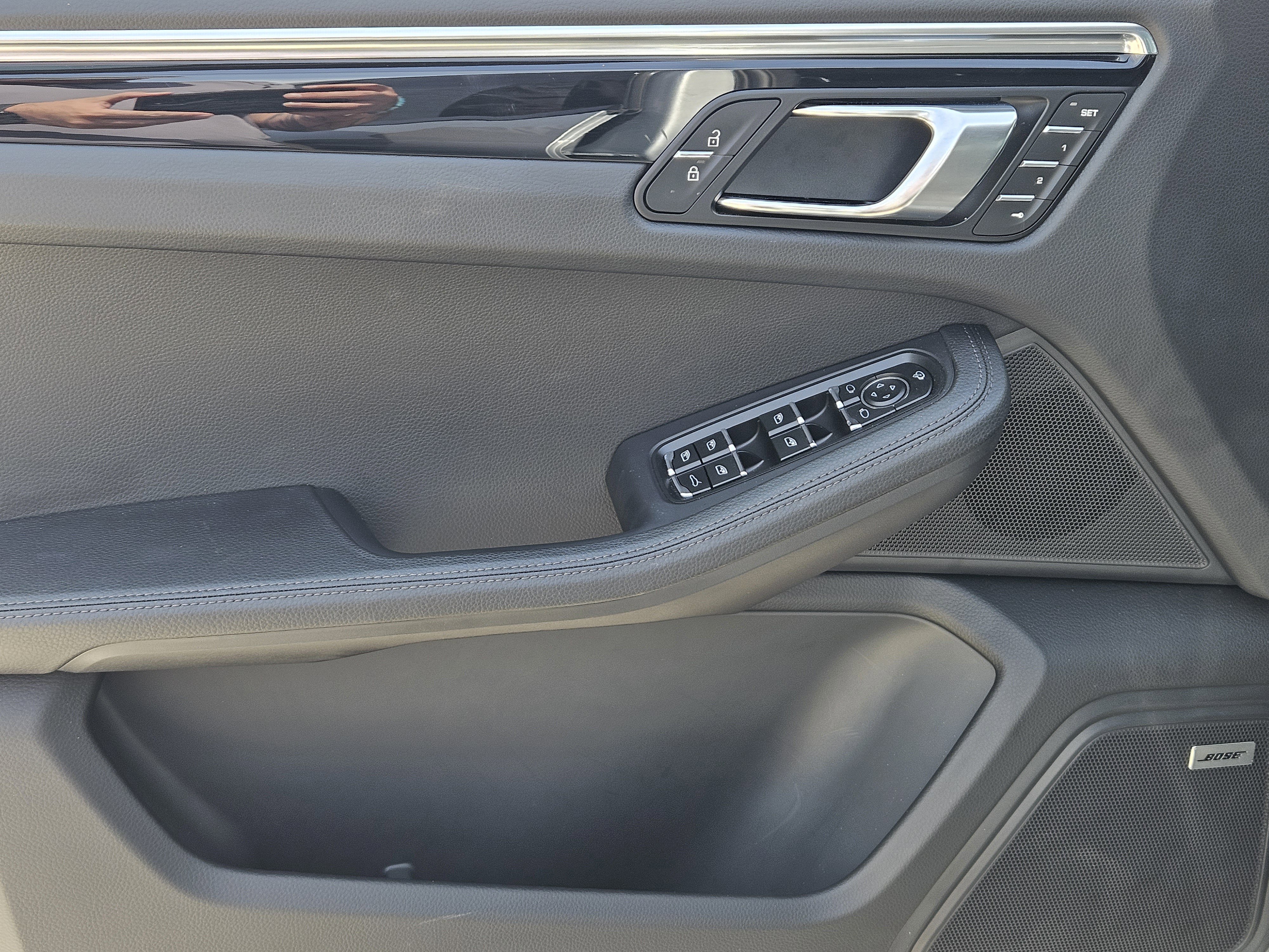 Certified 2025 Porsche Macan image 22