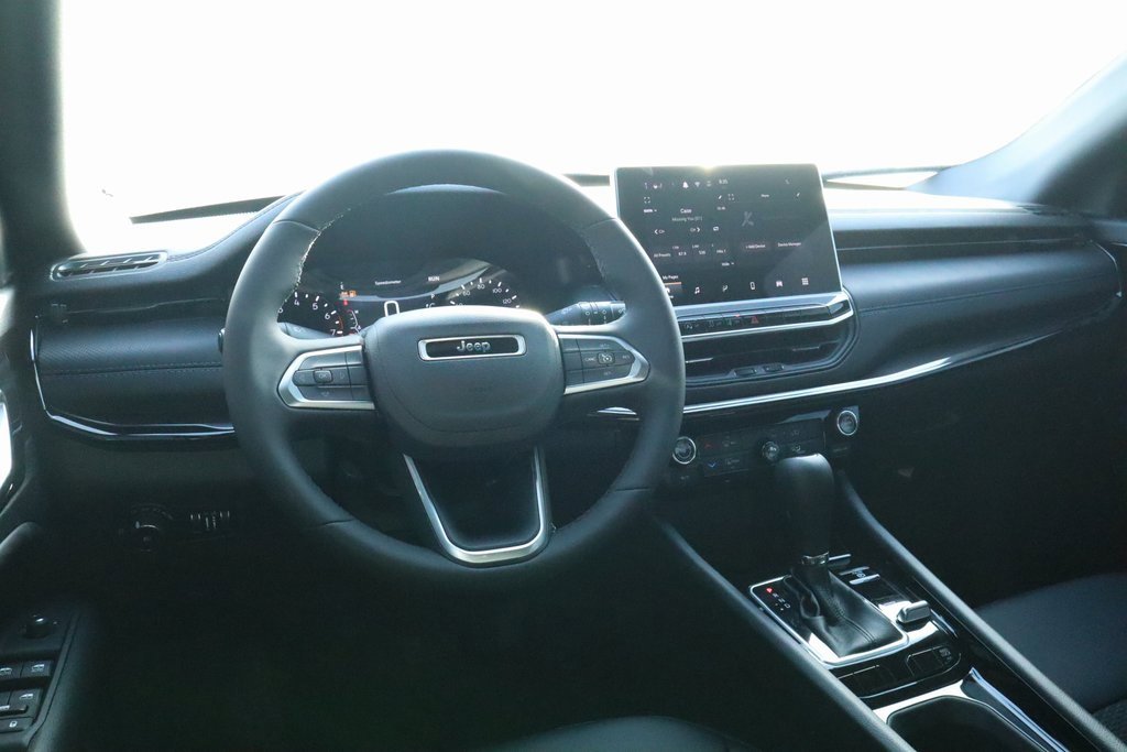 New 2026 Jeep Compass Latitude image 2