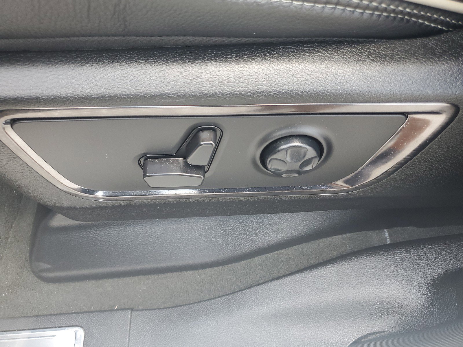 Used 2024 RAM 1500 Limited w/ Body Color Bumper Group image 19