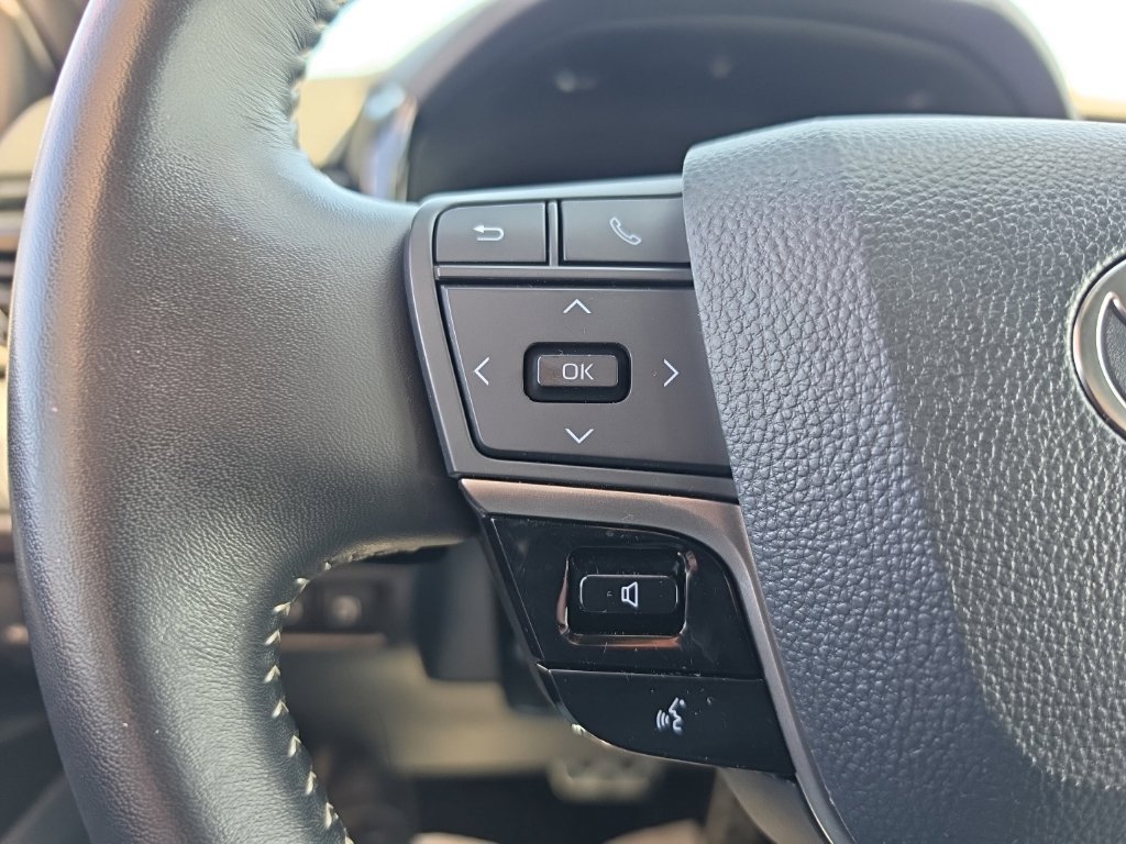 Used 2025 Toyota Camry SE FWD image 18