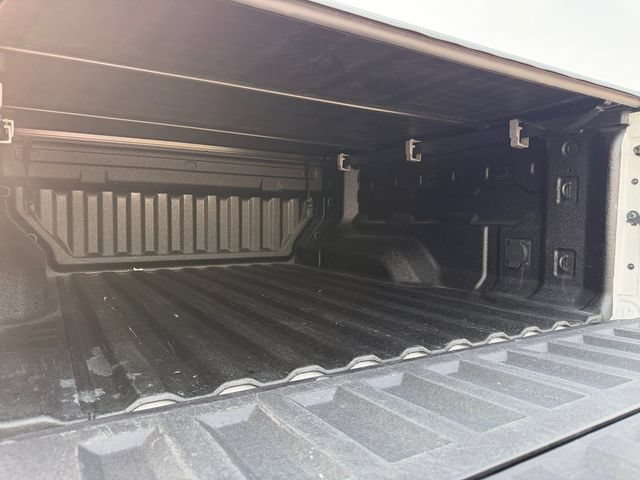 Used 2024 GMC Canyon Elevation w/ Elevation Premium Package AWD/4WD image 17