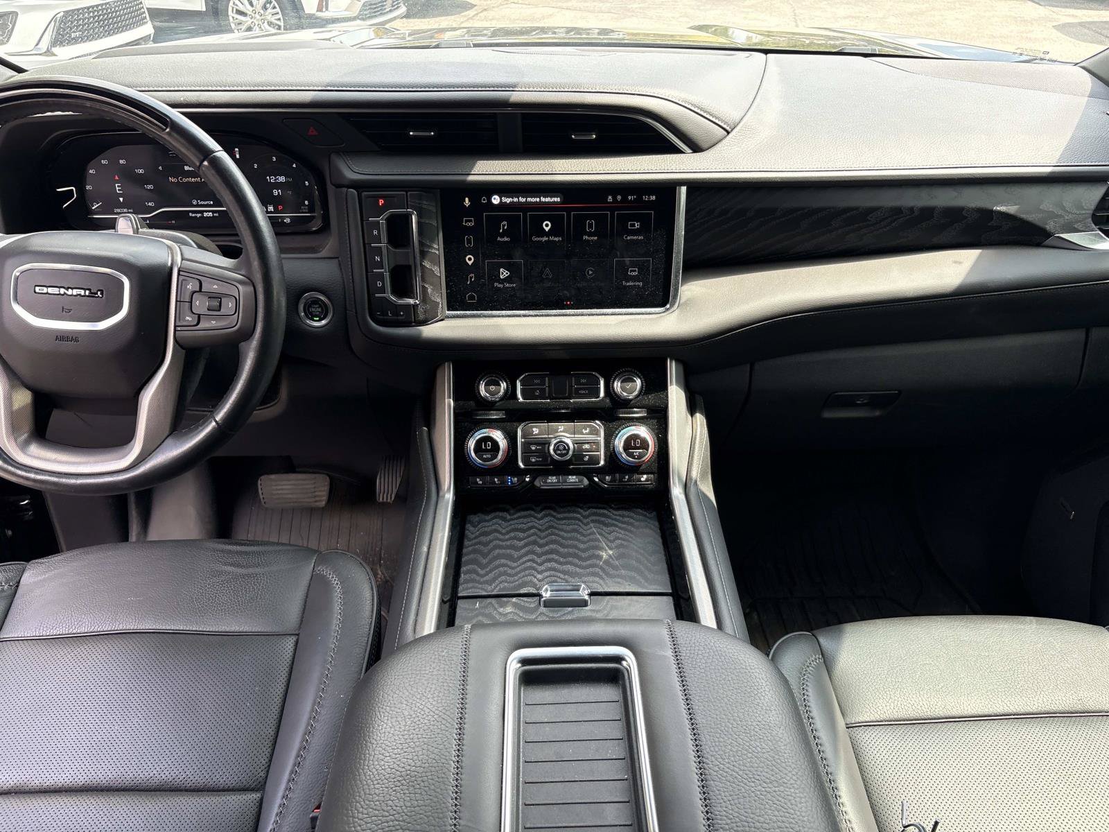 Used 2024 GMC Yukon Denali w/ Advanced Technology Package AWD/4WD image 33