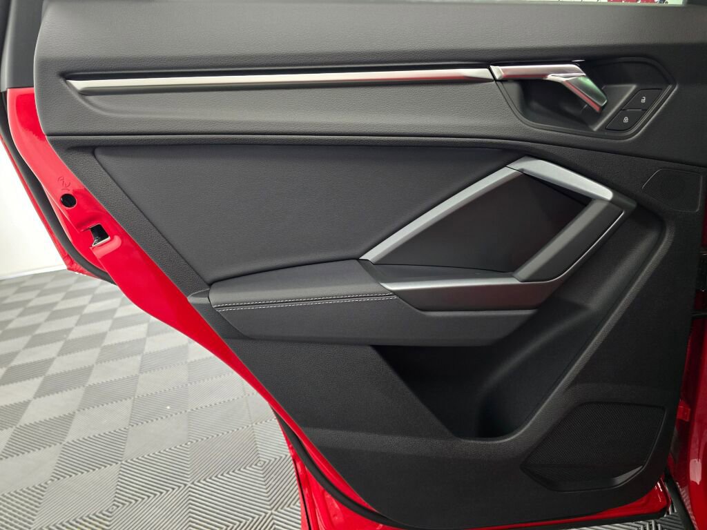 New 2025 Audi Q3 2.0T Premium image 19