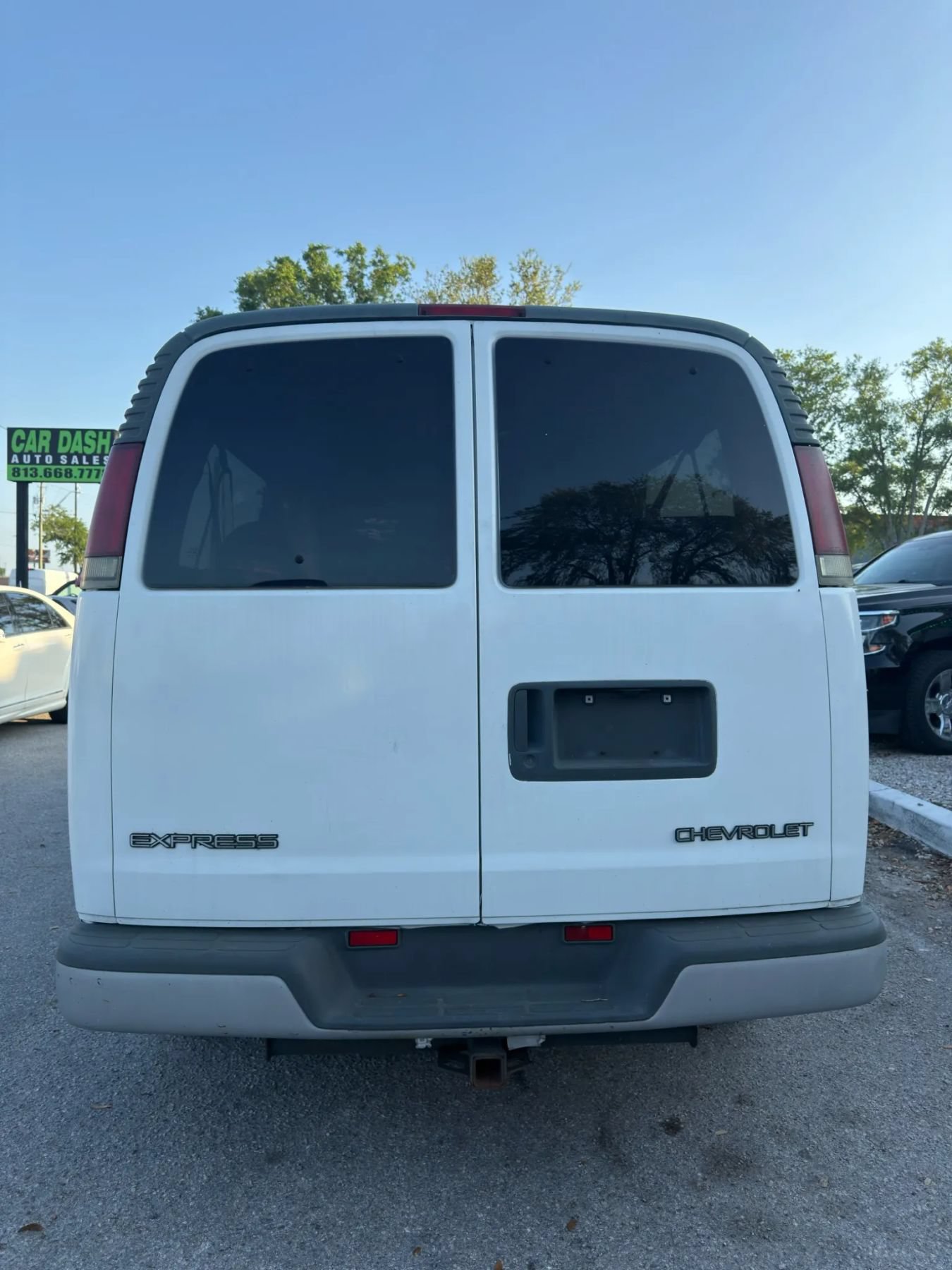 Used 2002 Chevrolet Express 3500 Extended Passenger RWD image 8