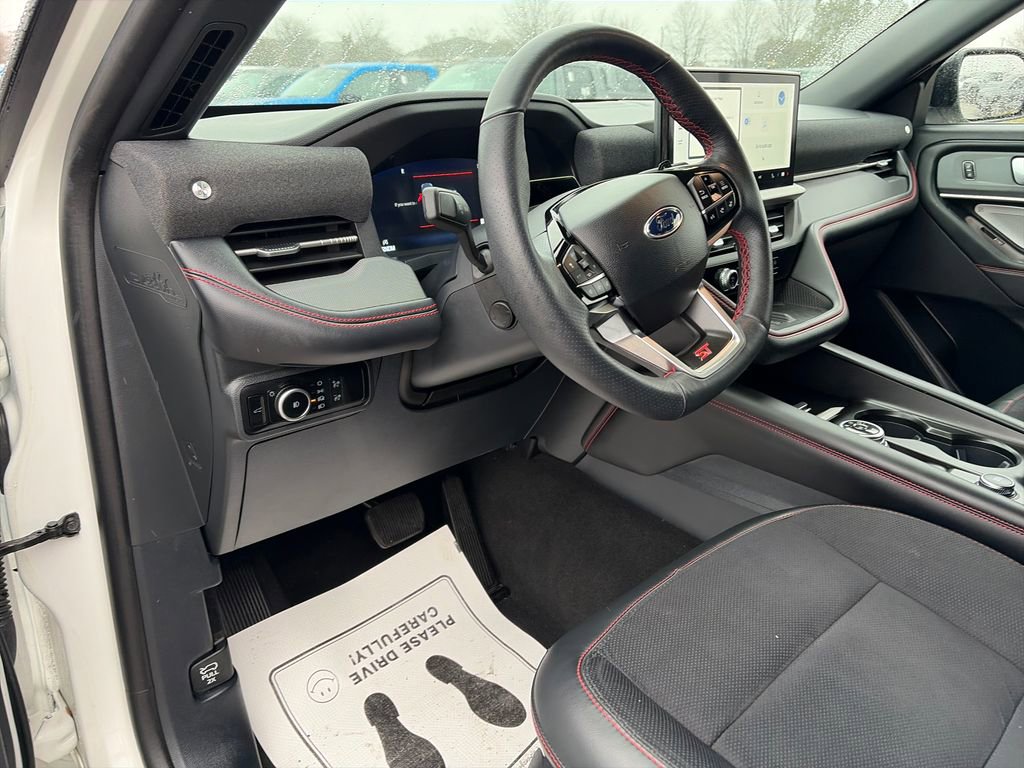 Used 2025 Ford Explorer ST image 17