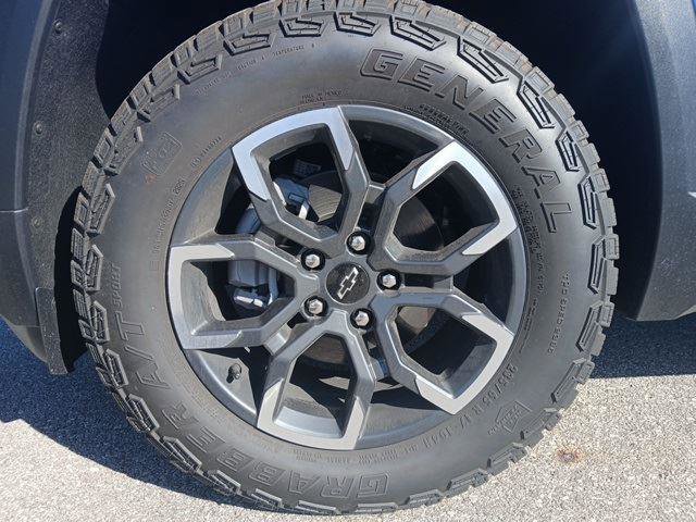 New 2026 Chevrolet Equinox ACTIV w/ Convenience Package III image 9