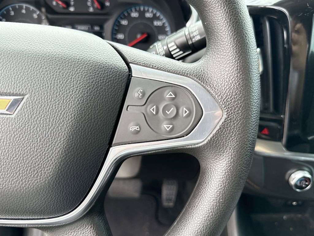 Used 2021 Chevrolet Traverse LS FWD image 12