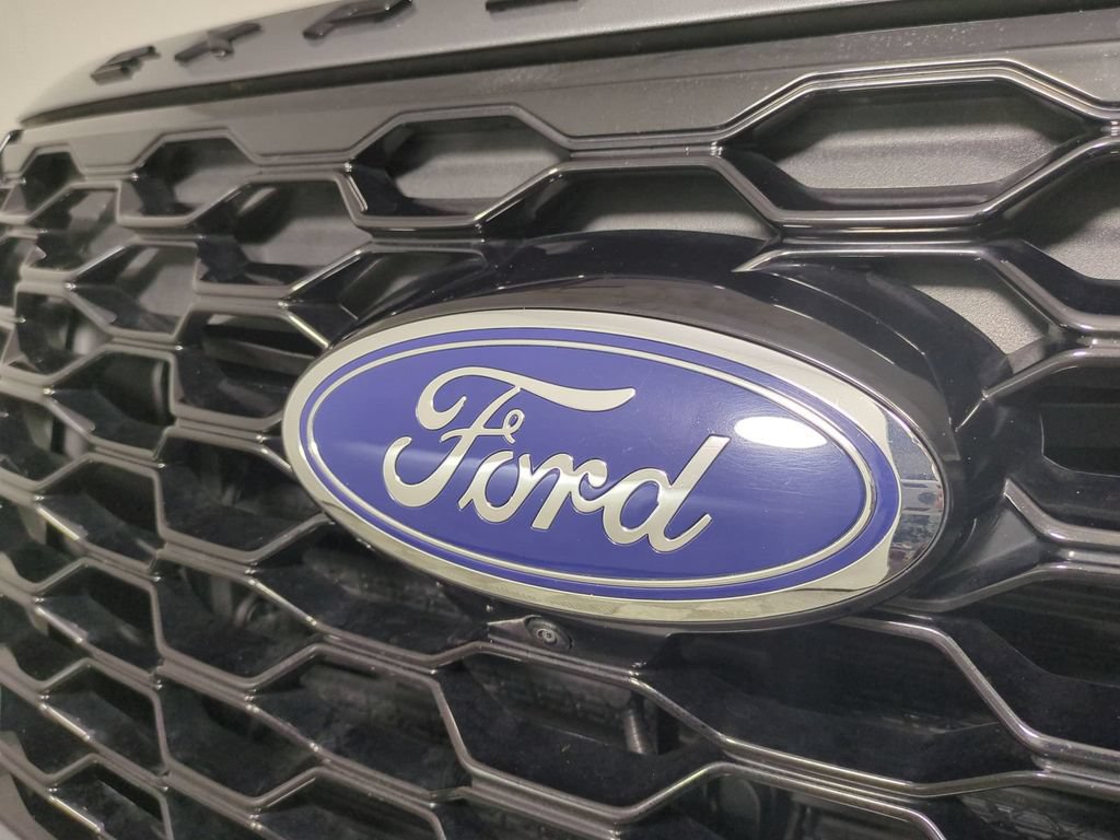 Used 2025 Ford Explorer ST AWD/4WD image 13