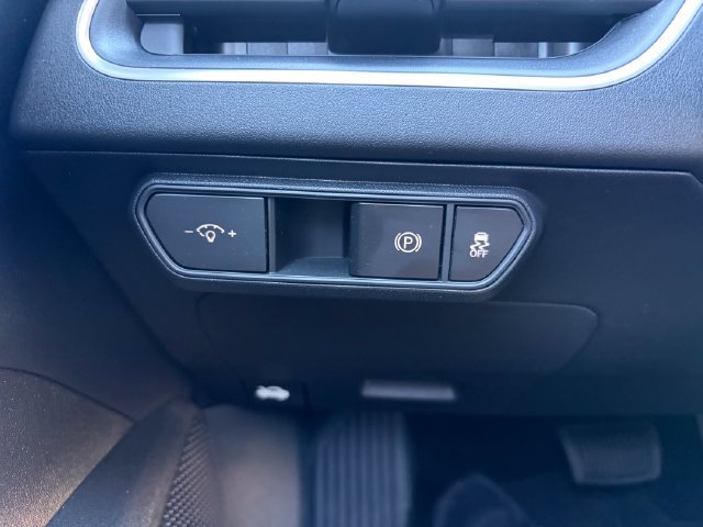 Used 2025 Kia K4 FWD image 15