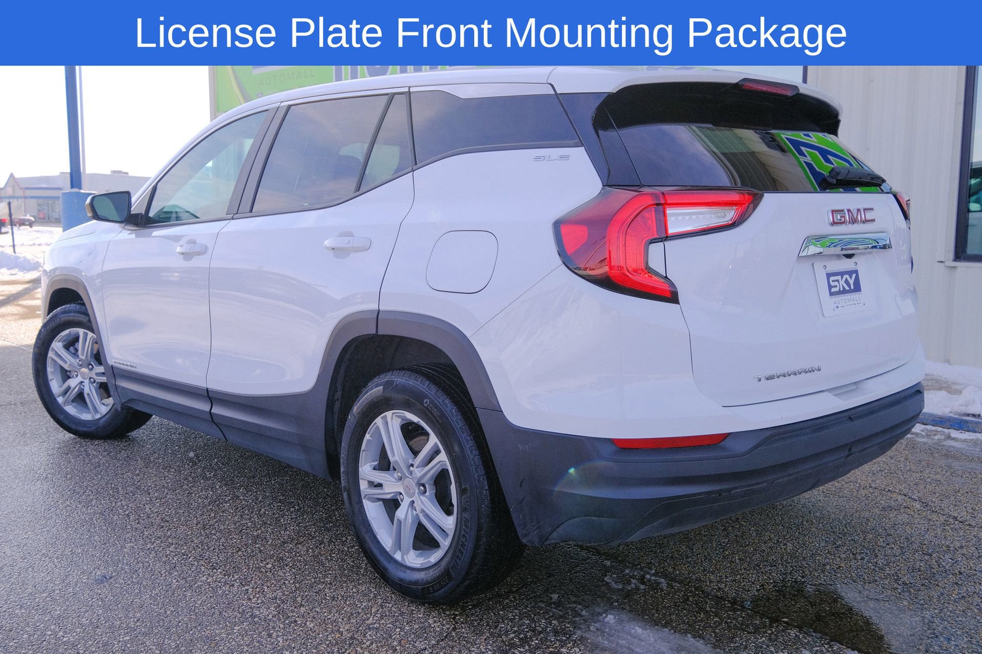 Used 2024 GMC Terrain SLE image 6