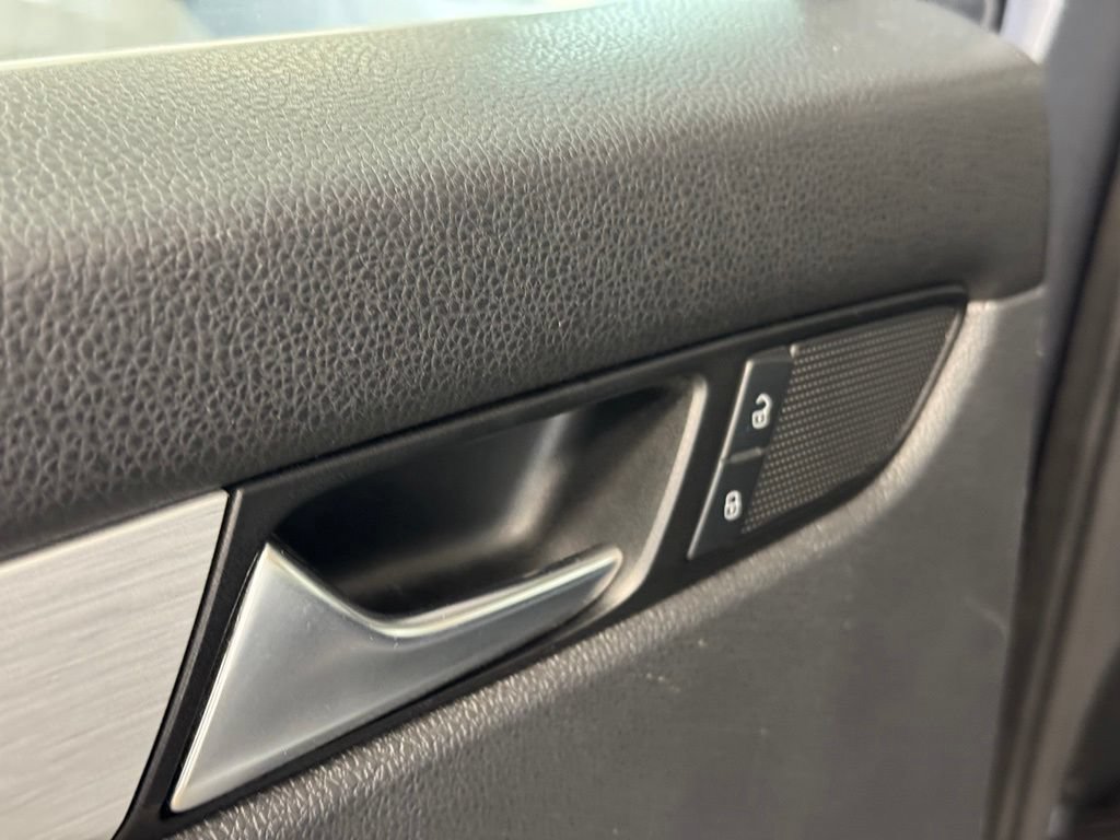Used 2013 Volkswagen Passat 2.5 SE FWD image 18