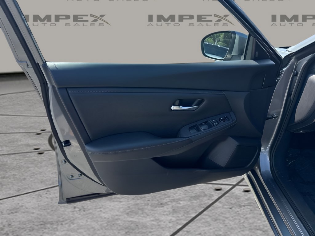 Used 2025 Nissan Sentra SV FWD image 16