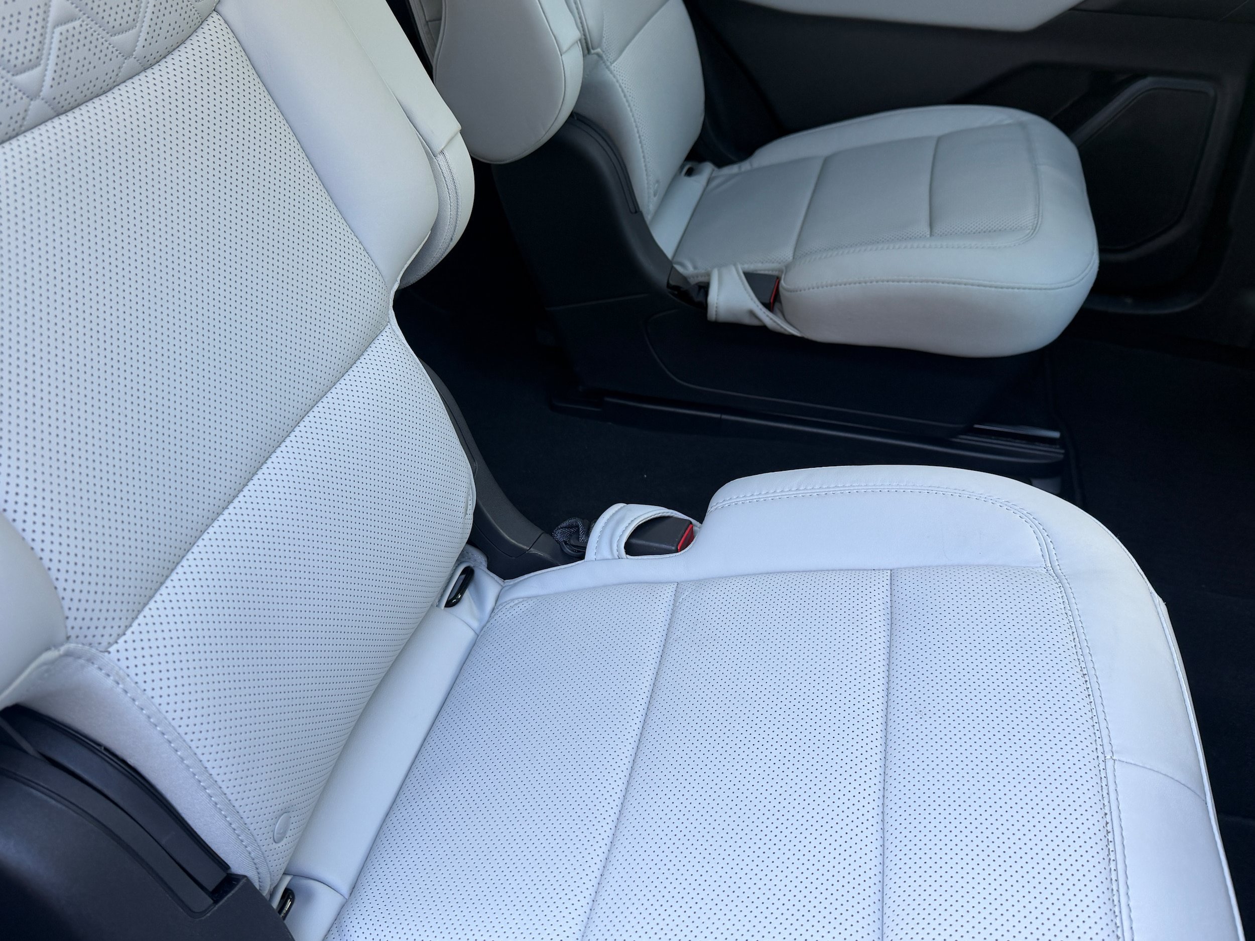 Certified 2025 Ford Explorer Platinum w/ LUX Leather Package AWD/4WD image 21