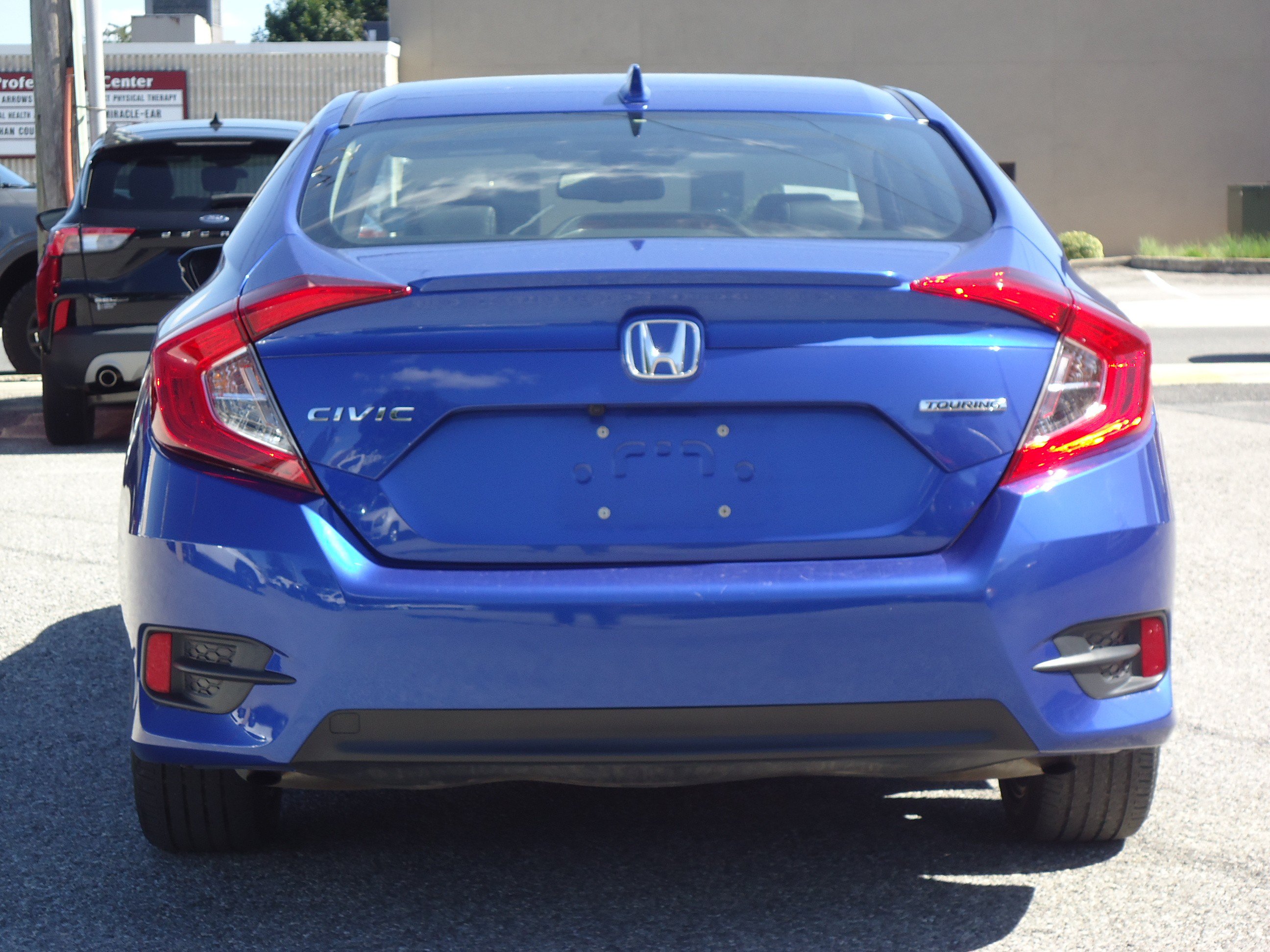 Used 2018 Honda Civic Touring image 4