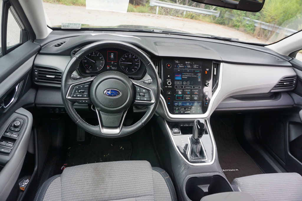 Used 2024 Subaru Outback Premium AWD/4WD image 6