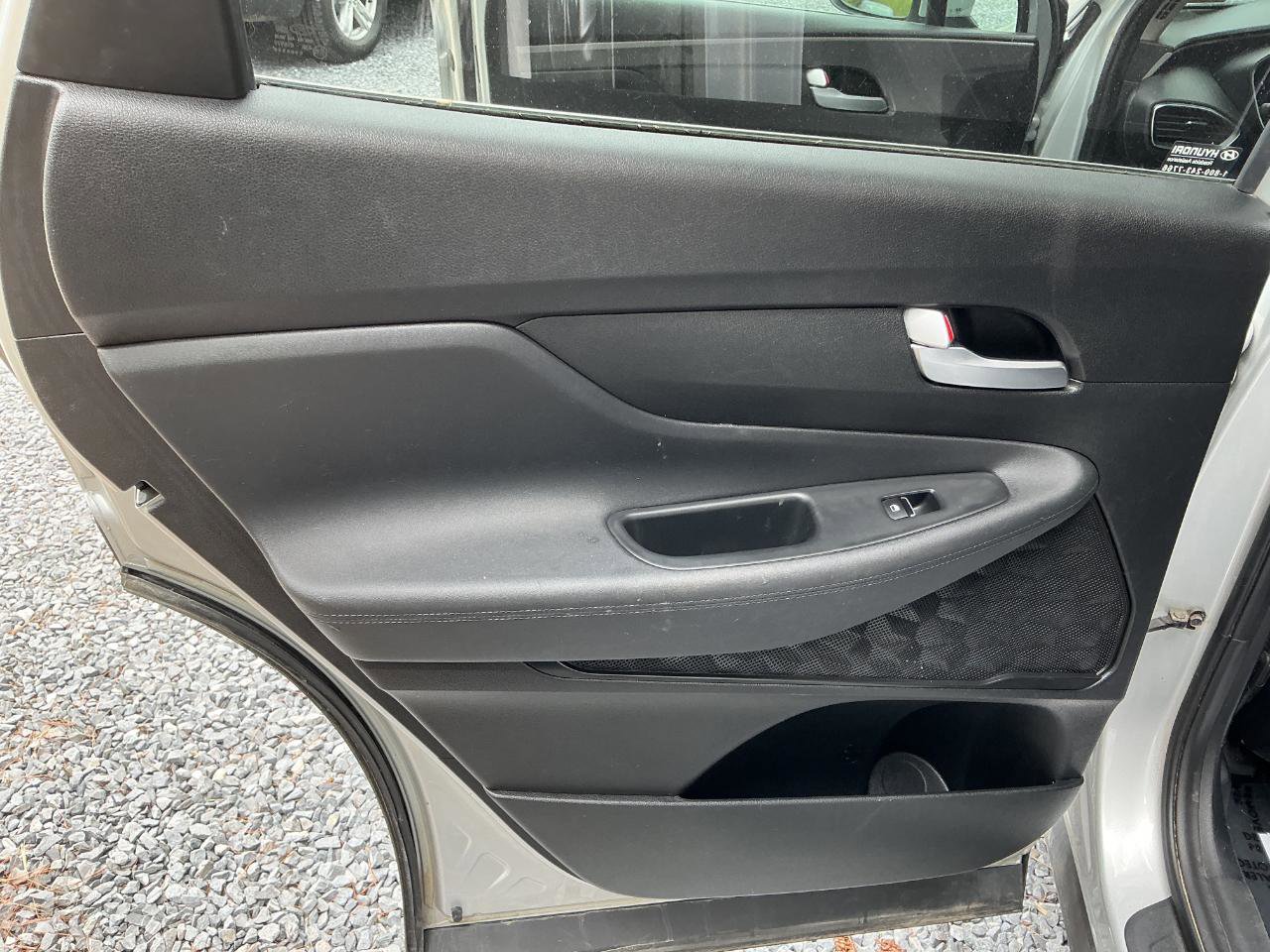 Used 2019 Hyundai Santa Fe SE AWD/4WD image 16