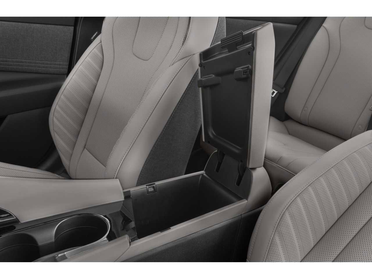 Used 2023 Hyundai Elantra Limited w/ Preferred Accessory Package FWD image 10