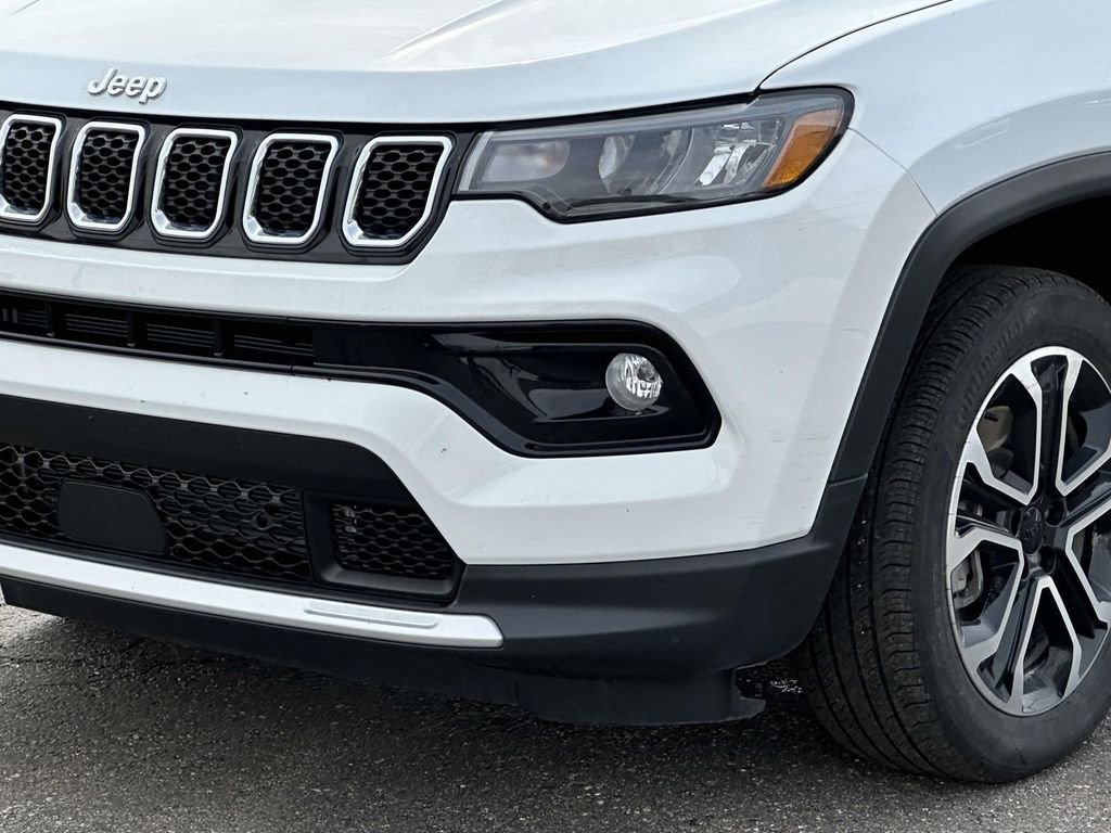 Used 2023 Jeep Compass Limited image 8