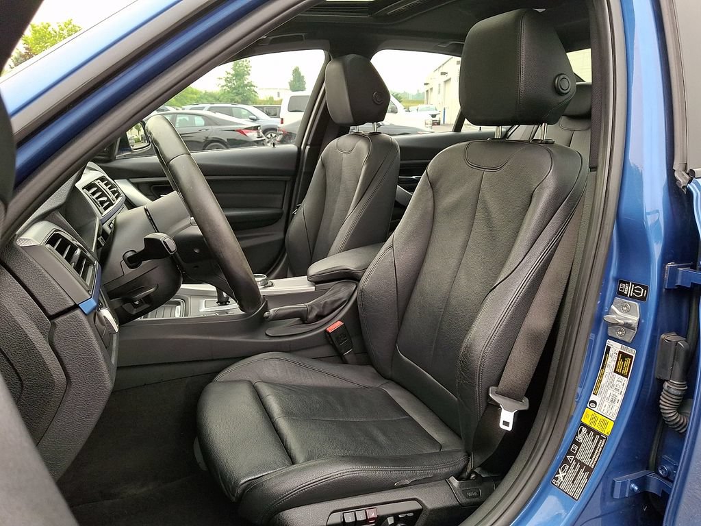 Used 2014 BMW 328i xDrive Sedan AWD/4WD image 16