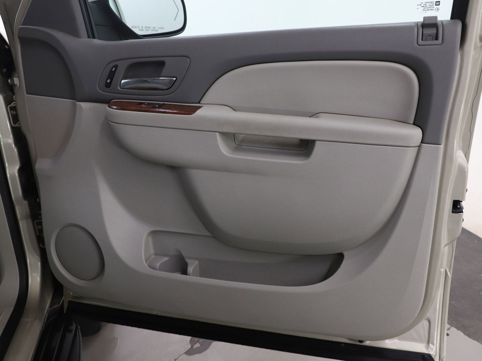 Used 2013 Chevrolet Tahoe LT w/ Luxury Package image 9