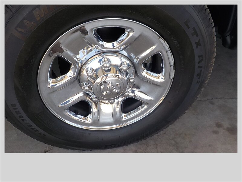Used 2015 RAM 3500 SLT AWD/4WD image 32