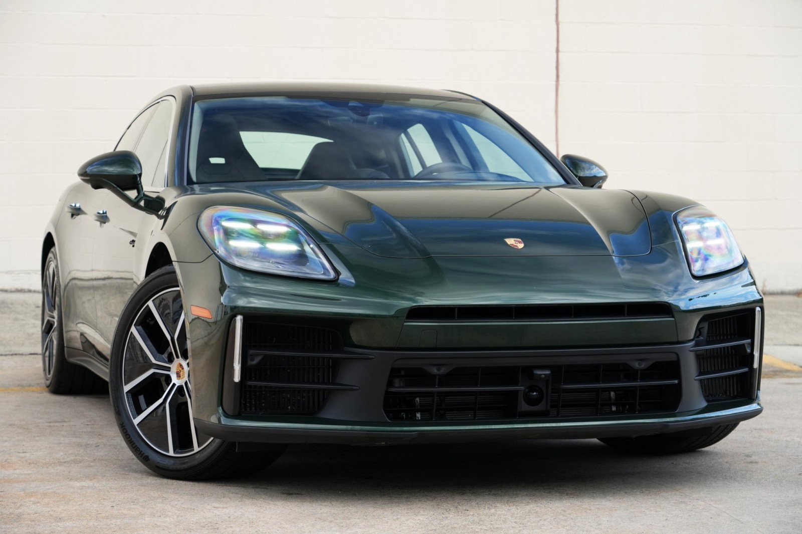Used 2025 Porsche Panamera 4S w/ Premium Package AWD/4WD image 4