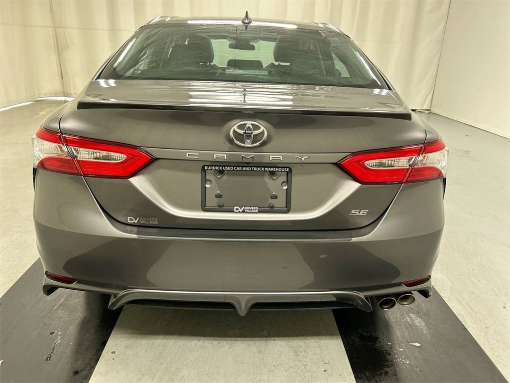 Used 2020 Toyota Camry image 21