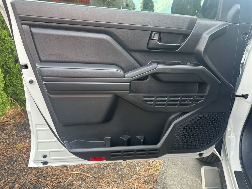 Certified 2025 Toyota Tacoma SR image 8