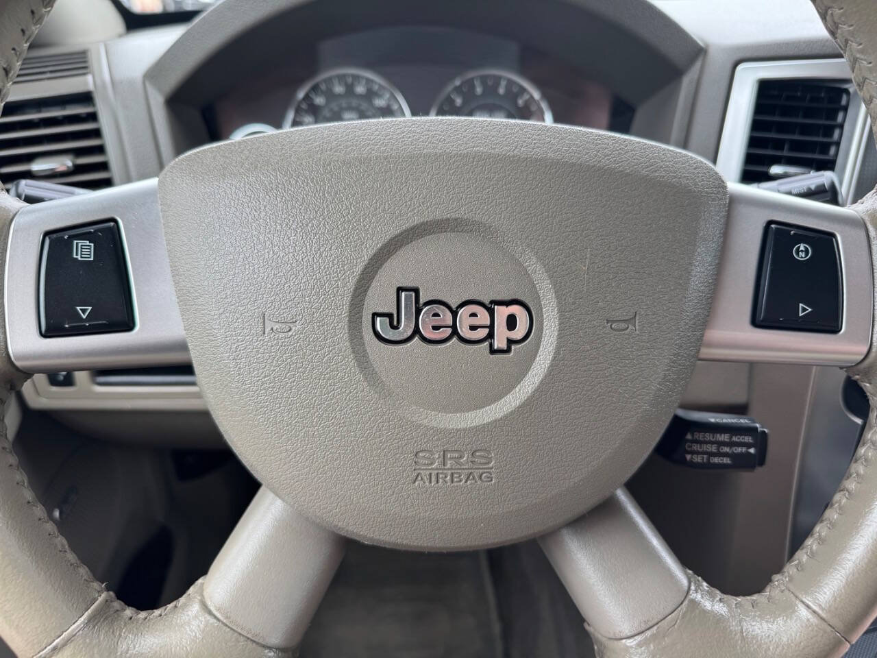 Used 2009 Jeep Grand Cherokee Laredo AWD/4WD image 24