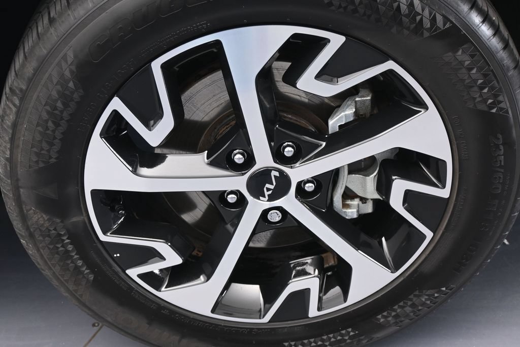 Used 2025 Kia Sportage EX FWD image 46