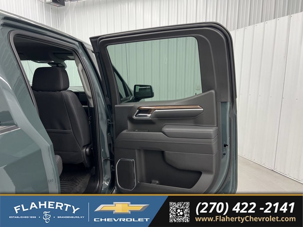 Used 2025 Chevrolet Silverado 1500 LT AWD/4WD image 12