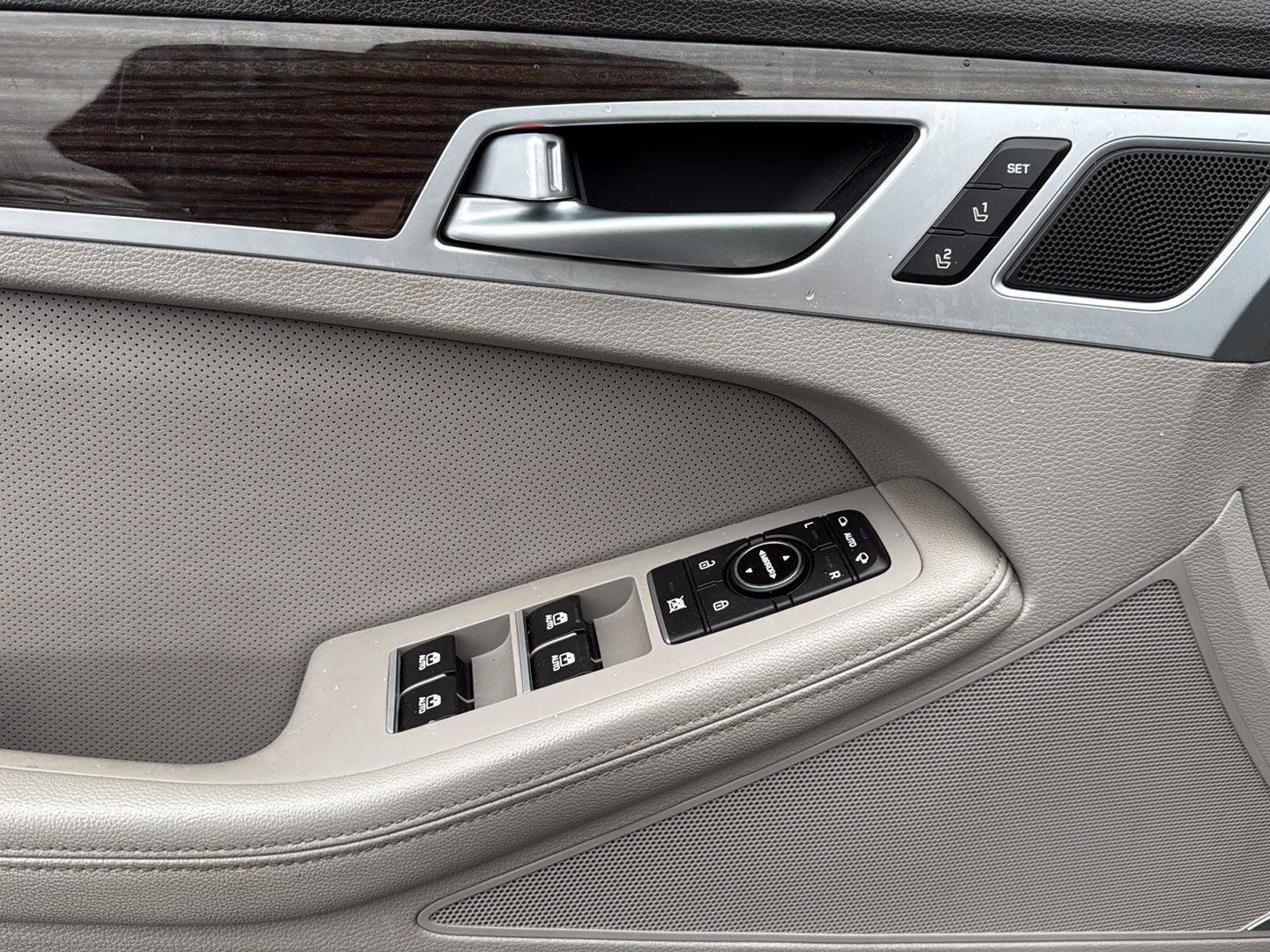 Used 2016 Hyundai Genesis 3.8 w/ Option Group 02 AWD/4WD image 9