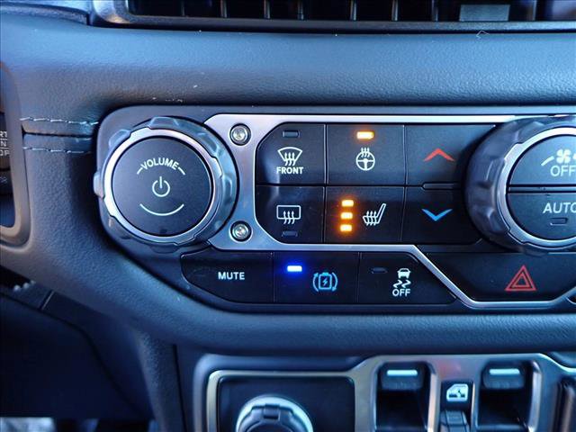 Used 2025 Jeep Wrangler Sahara image 20