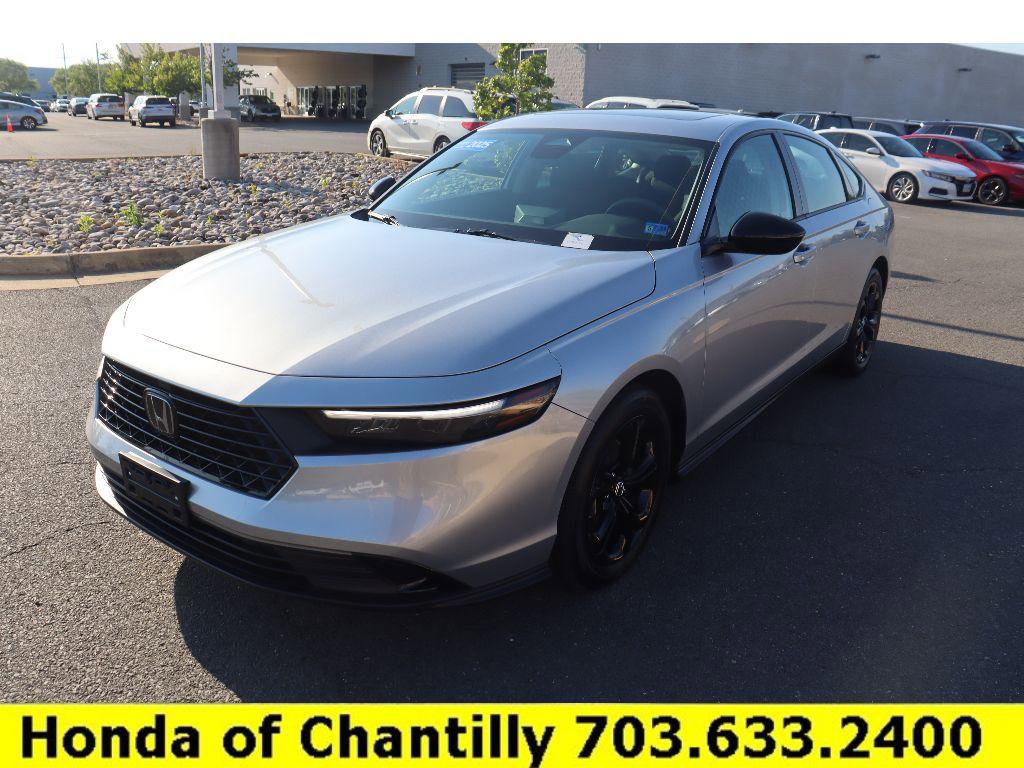 Used 2025 Honda Accord SE image 3