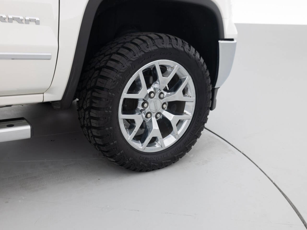 Used 2014 GMC Sierra 1500 SLT w/ SLT Crew Cab Value Package AWD/4WD image 19