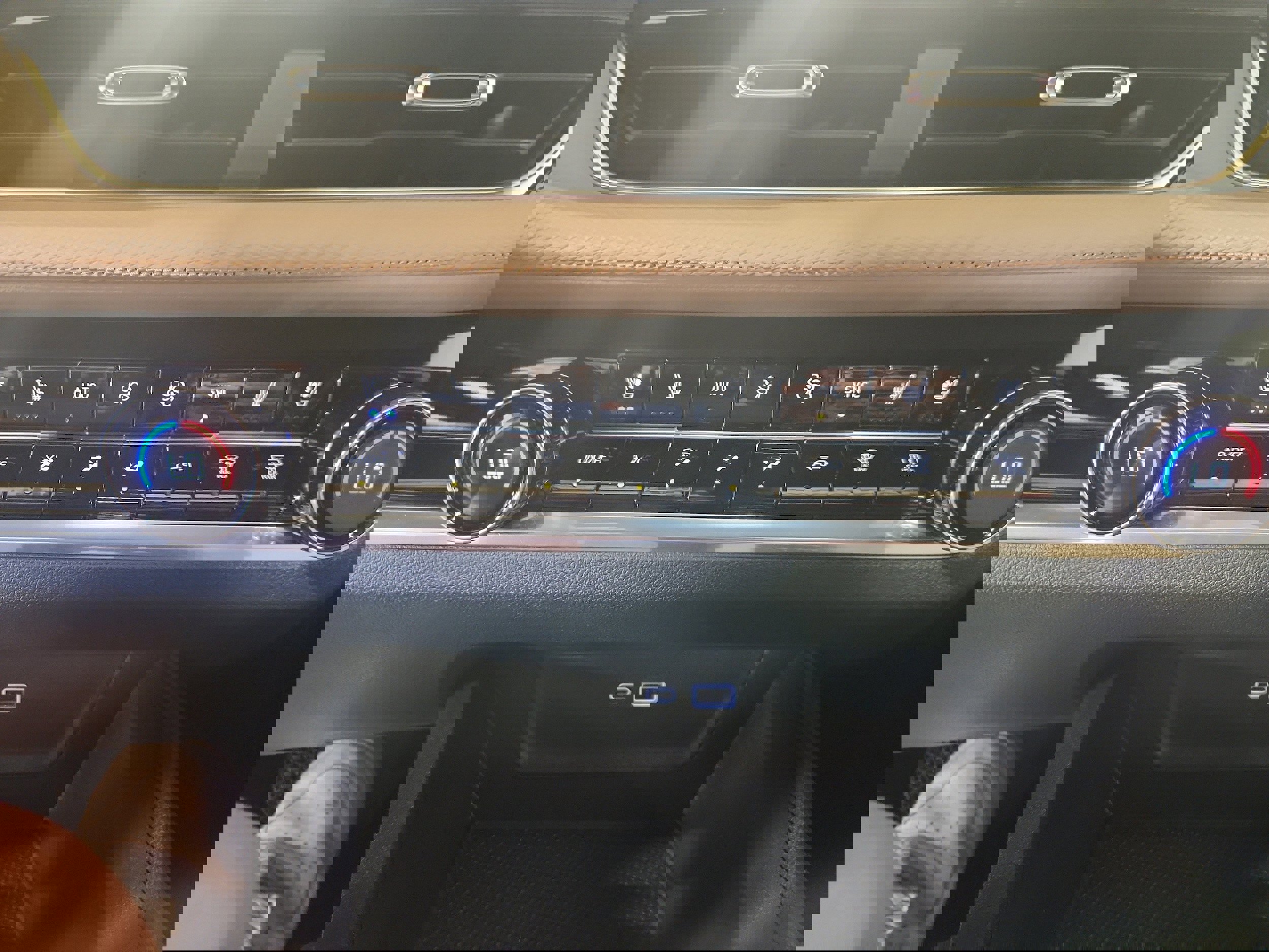 New 2026 Chevrolet Equinox ACTIV w/ Convenience Package III image 18