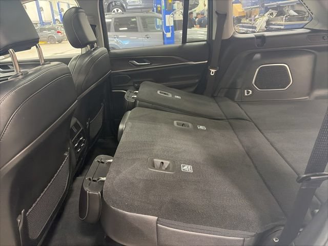 Used 2023 Jeep Grand Cherokee 4WD 4xe image 16