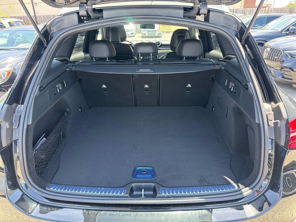 Used 2025 Mercedes-Benz GLC 300 image 6