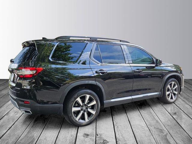 Certified 2025 Honda Pilot Touring image 5
