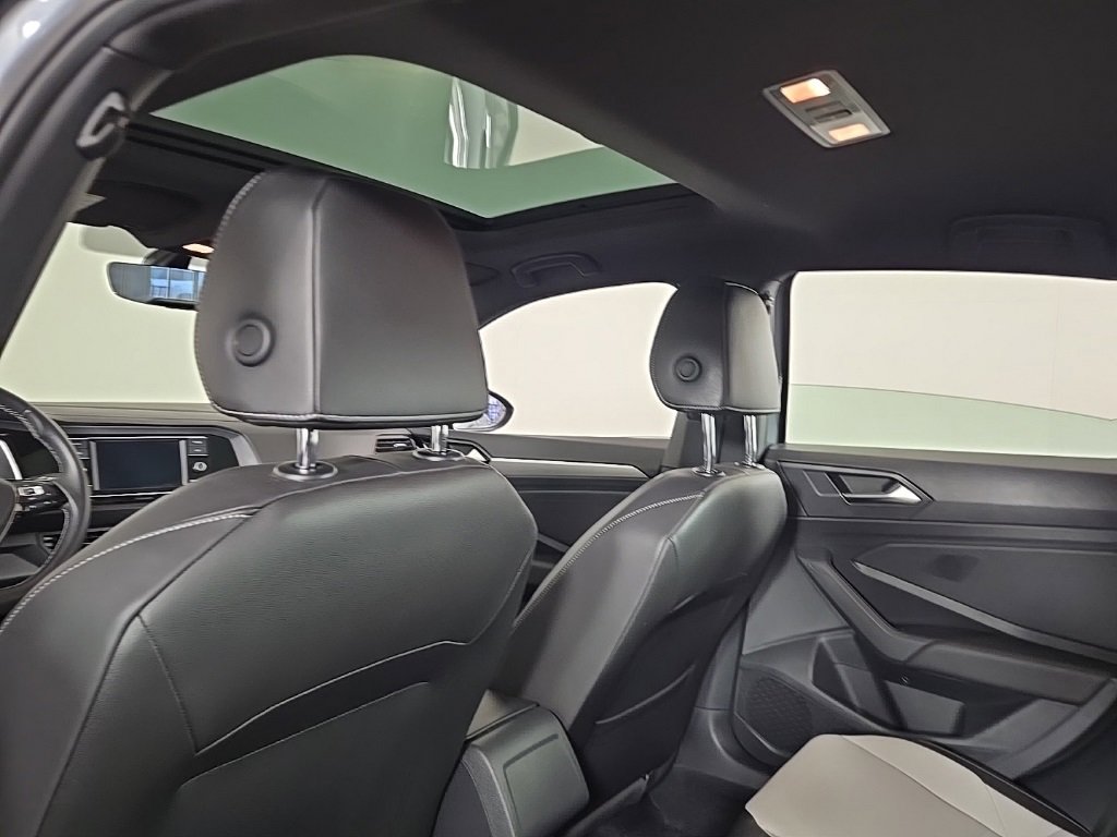 Used 2020 Volkswagen Jetta R-Line image 15