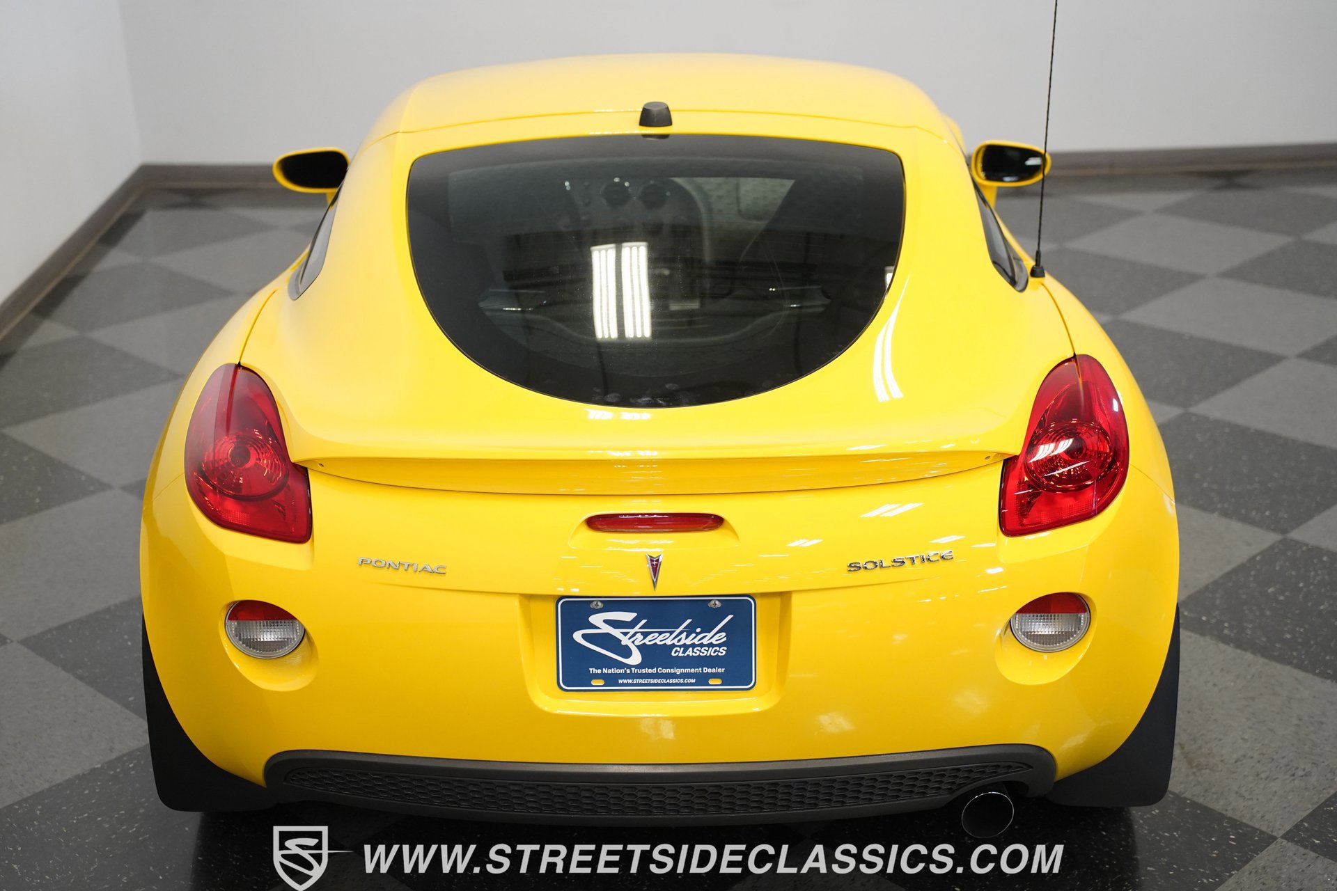 Used 2009 Pontiac Solstice Coupe w/ Premium Package image 28