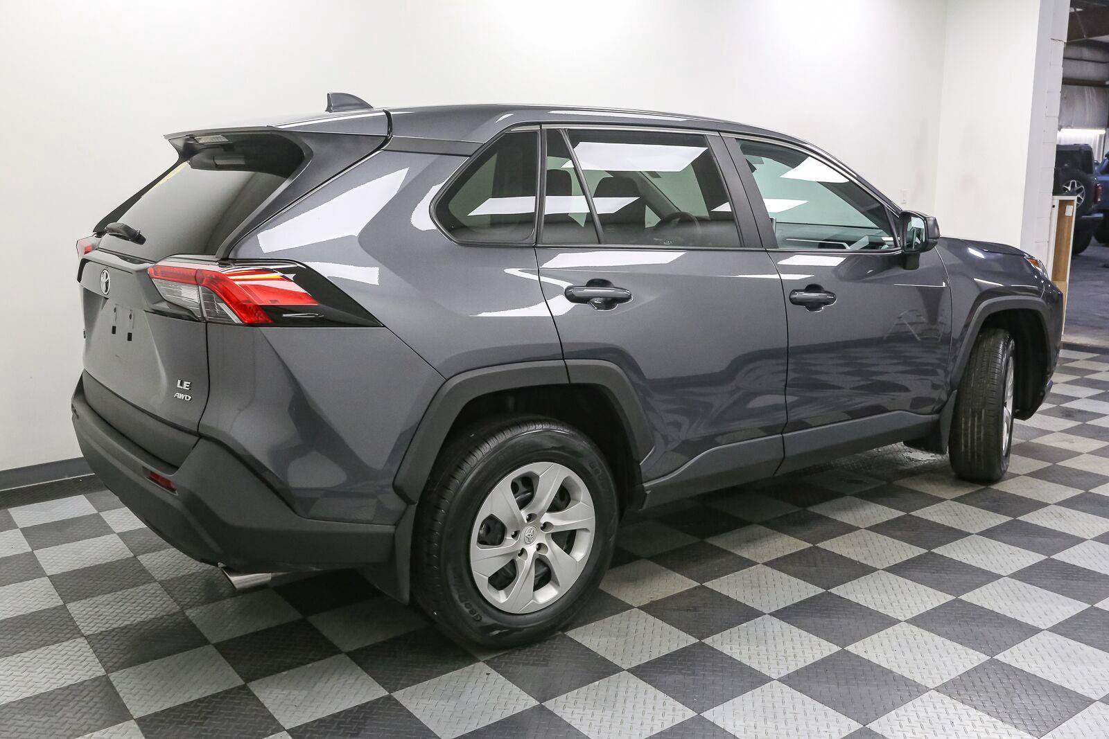 Certified 2023 Toyota RAV4 LE AWD/4WD image 9
